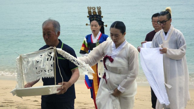 6. 20. - 예술과 관광의 섬, 비진도에서 ‘별신굿 프로젝트’ 추진 1(별신굿 공연).jpg